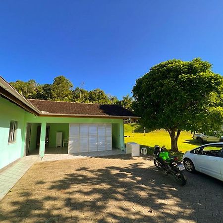 Casa Ampla Ha 8 Minutos Do Centro Villa Pomerode Eksteriør bilde